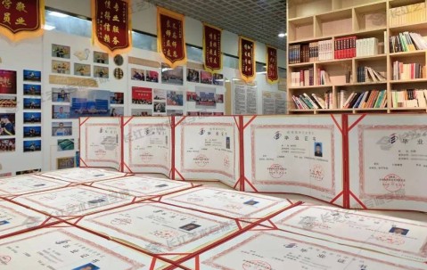 中国地质大学文凭(中国地质大学学位要求)