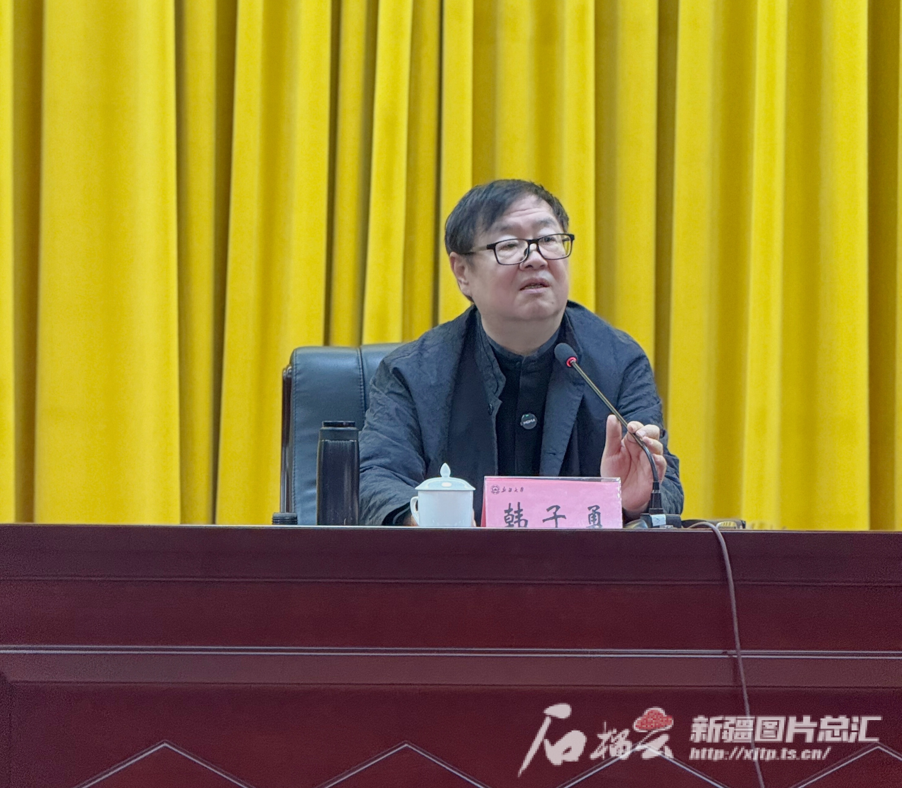 新疆大学研究生院
